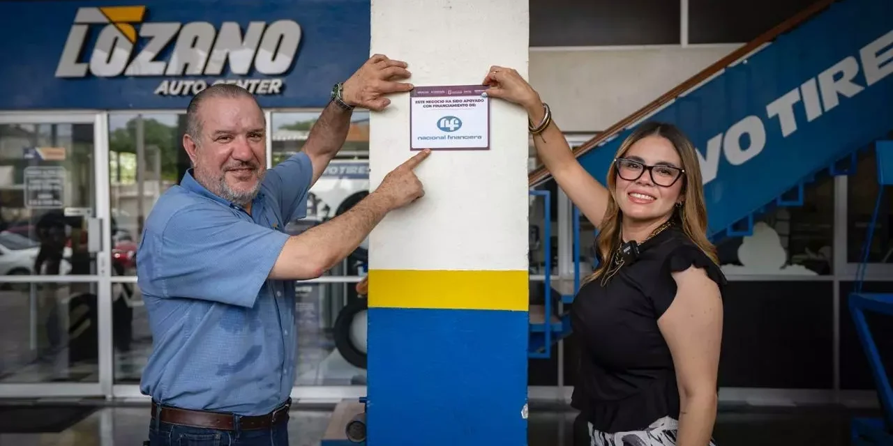 ENTREGA ALCALDESA ANA MIRIAM RAMOS APOYO IMPULSO NAFIN A AUTO CENTER LOZANO
