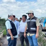 POR INSTRUCCIONES DE LA GOBERNADORA SE ATIENDEN PROBLEMAS QUE DEJARON LAS LLUVIAS EN CARRETERAS DE MOCORITO, EL FUERTE Y ROSARIO