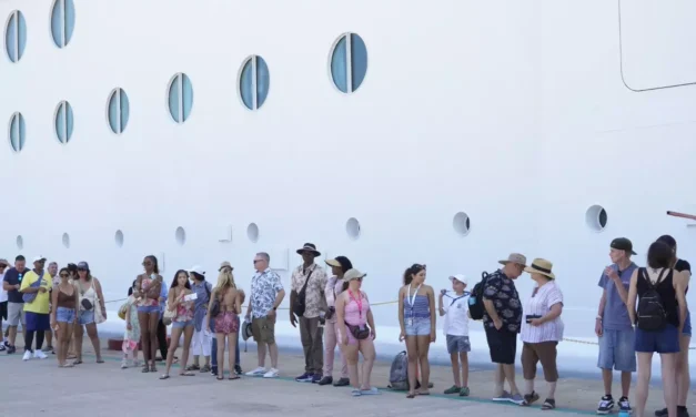 MAZATLÁN SE CONSOLIDA COMO DESTINO PREFERIDO DE CRUCERISTAS CON LA LLEGADA DE MÁS DE 3,900 VISITANTES A BORDO DEL NAVIGATOR OF THE SEAS