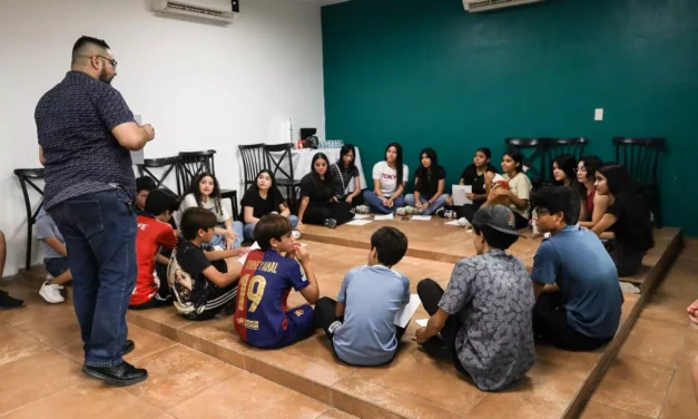 CON ÉXITO CONCLUYE EL CURSO DE VERANO GRATUITO “ARTE QUE SANA” CON JÓVENES EN COSALÁ