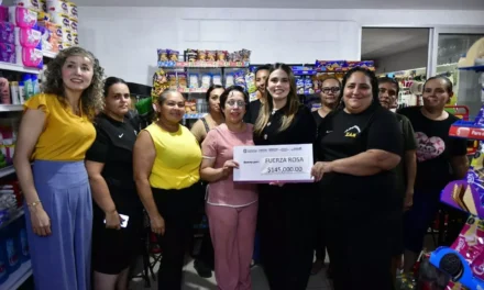ENTREGA AYUNTAMIENTO DE CULIACÁN CHEQUE A GRUPO FUERZA ROSA PARA IMPULSAR SUS NEGOCIOS; “NOS HA AYUDADO MUCHO”