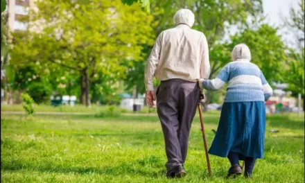 ¡ATENCIÓN A PERSONAS ADULTAS MAYORES!