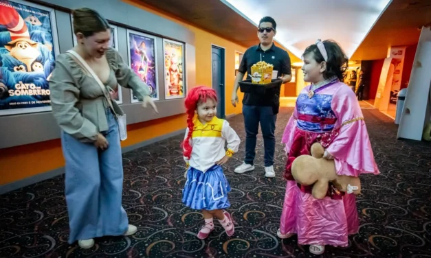 DIF SINALOA REALIZA FUNCIÓN DE CINE AZUL PARA PERSONAS CON AUTISMO Y SUS FAMILIAS