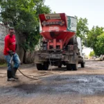 REALIZAN LABORES DE BACHEO EN AVENIDA AZTLÁN PARA MEJORAR CONDICIONES DE MOVILIDAD