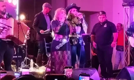 SE ARMA EL BAILE EN EL SALÓN 53