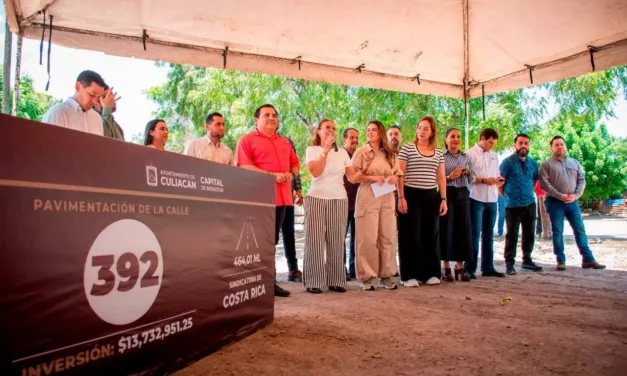 ANA MIRIAM RAMOS VILLARREAL DA BANDERAZO DE INICIO DE PAVIMENTACIÓN EN LA SINDICATURA DE COSTA RICA