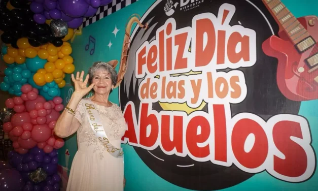 AL RITMO DE LOS AÑOS 70, DIF BIENESTAR CULIACÁN CELEBRA A SUS ABUELITAS Y ABUELITOS