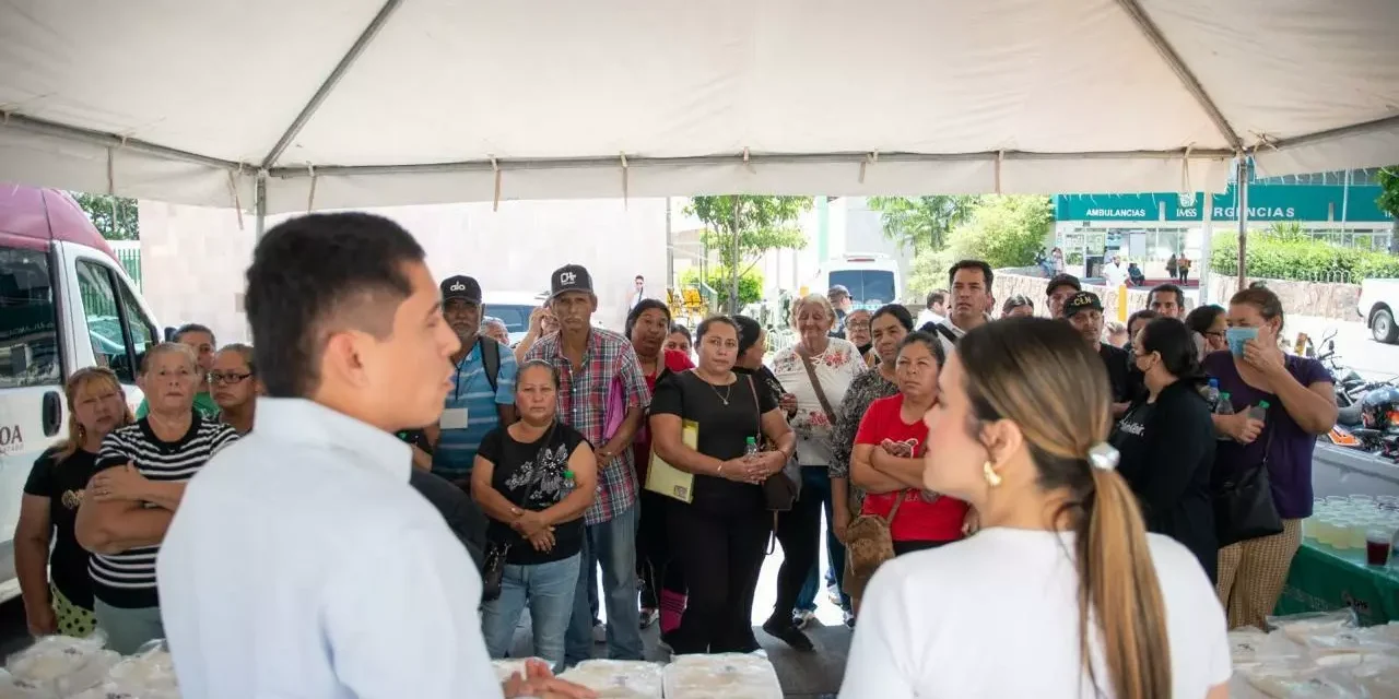 CON ALIMENTO Y APAPACHO, ANA MIRIAM RAMOS ACOMPAÑA A FAMILIAS EN EL HOSPITAL DEL IMSS CULIACÁN