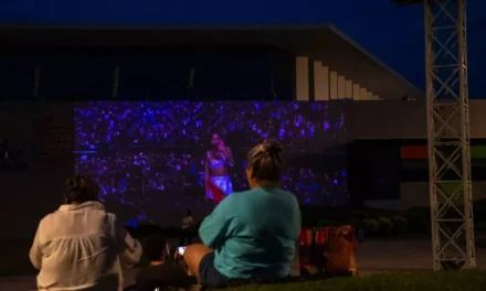 JÓVENES DISFRUTAN UNA NOCHE DE MÚSICA Y DIVERSIÓN CON EL GUTS WORLD TOUR DE OLIVIA RODRIGO