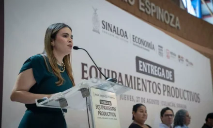 PARTICIPA ANA MIRIAM RAMOS JUNTO A LA GOBERNADORA GRACIELA DOMÍNGUEZ EN LA ENTREGA DEL PROGRAMA «EQUIPA SINALOA 2026»