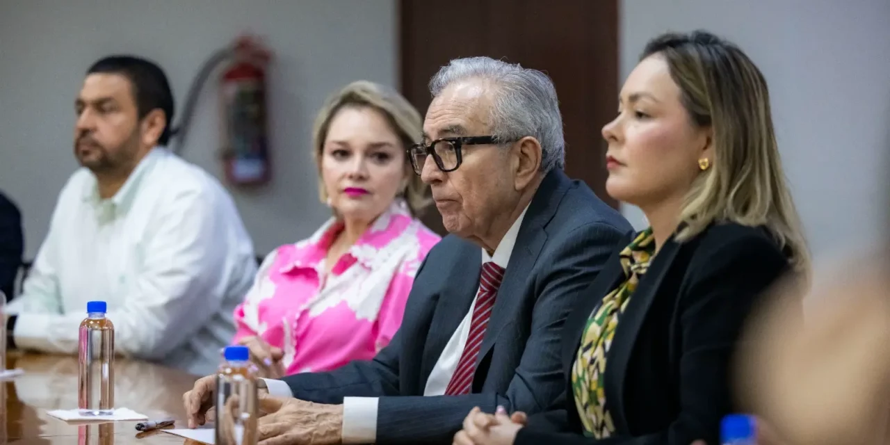 GOBERNADOR ROCHA MOYA SE REINCORPORÓ A SUS FUNCIONES