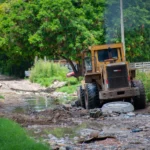 REFUERZA AYUNTAMIENTO TRABAJOS DE LIMPIEZA Y DESAZOLVE TRAS LLUVIAS EN CULIACÁN
