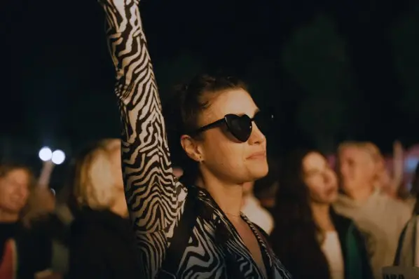 ¿VAS A UN CONCIERTO? GUÍA PARA ELEVAR TU OUTFIT CON ACCESORIOS SIN GASTAR DE MÁS