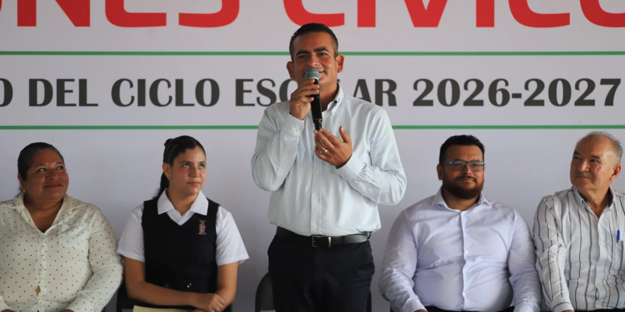 DE ALUMNO A ALCALDE: JORGE BOJÓRQUEZ REGRESA A SU SECUNDARIA Y ANUNCIA MEJORAS PARA EL PLANTEL