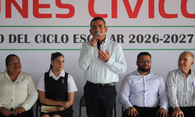 DE ALUMNO A ALCALDE: JORGE BOJÓRQUEZ REGRESA A SU SECUNDARIA Y ANUNCIA MEJORAS PARA EL PLANTEL