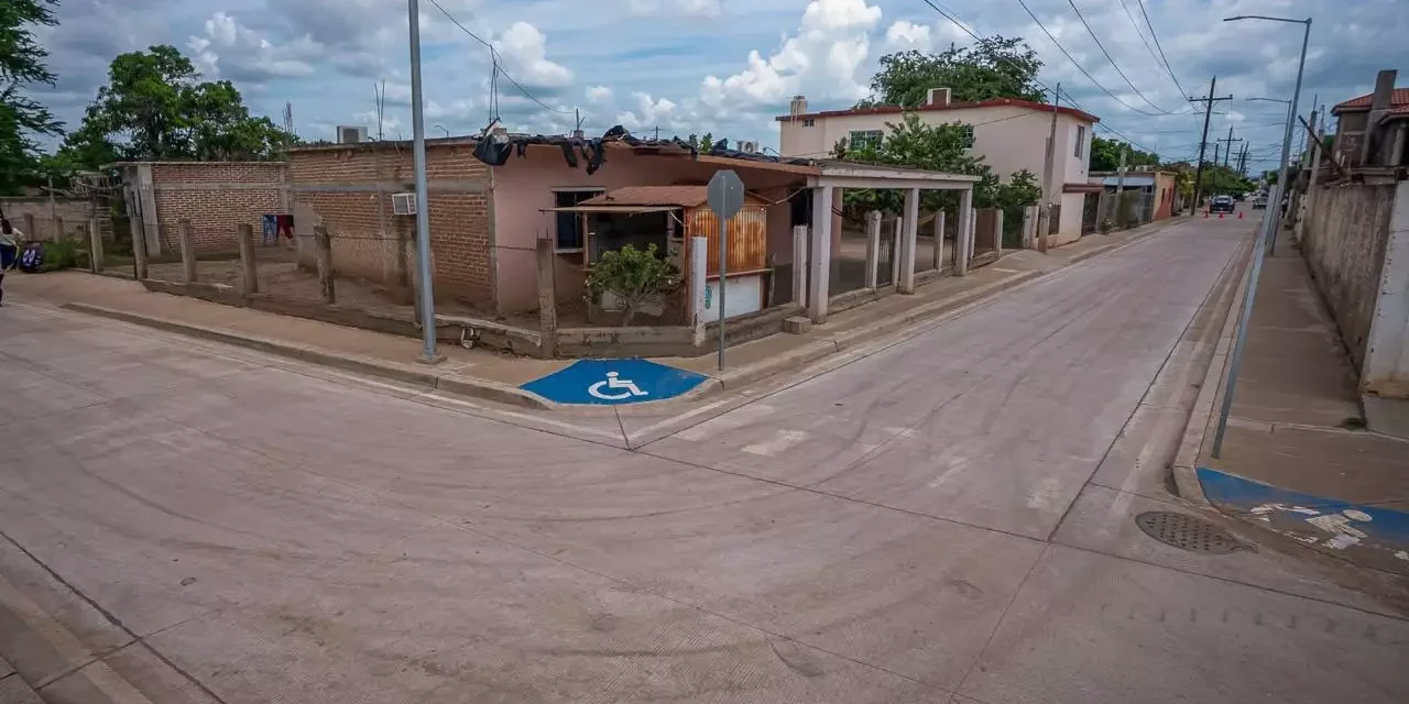 ALCALDESA INAUGURA LAS CALLES 430 Y 431 EN QUILÁ; INVIERTEN 7.7 MILLONES DE PESOS
