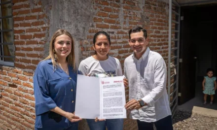 ANA MIRIAM RAMOS VILLARREAL LLEVA CERTEZA JURÍDICA A FAMILIAS DE VALLE DE ENCINO
