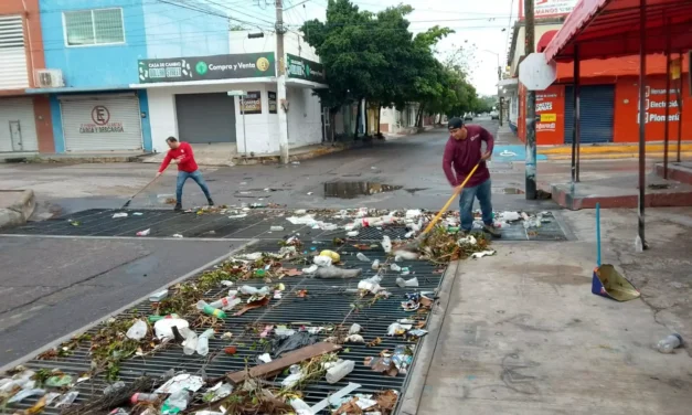 INSPECCIONAN 800 REJILLAS Y RETIRAN MÁS DE 1.5 TONELADAS DE BASURA TRAS LAS LLUVIAS EN CULIACÁN