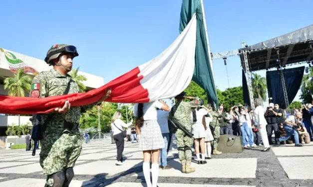 PARTICIPA ANA MIRIAM RAMOS EN CEREMONIA CÍVICA POR EL 216 ANIVERSARIO DE LA INDEPENDENCIA DE MÉXICO