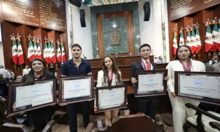 ENTREGA CONGRESO DE SINALOA PREMIO AL MÉRITO JUVENIL 2026