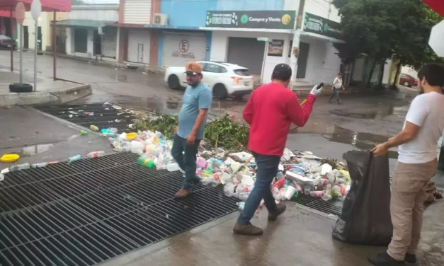 RETIRAN 900 KILOS DE BASURA DE REJILLAS PLUVIALES TRAS LAS LLUVIAS EN CULIACÁN