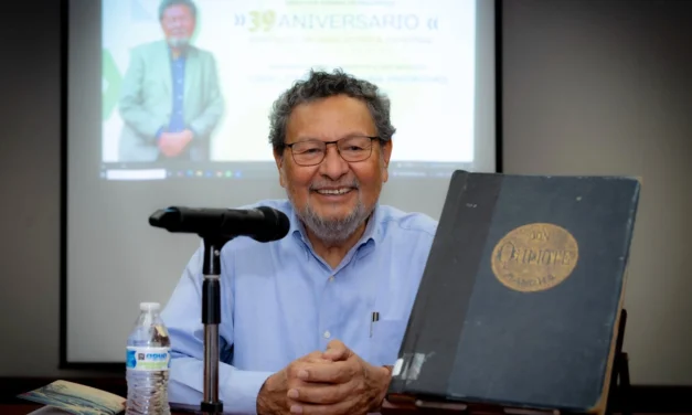 ÉLMER MENDOZA REIVINDICA EL PODER DE LA LECTURA