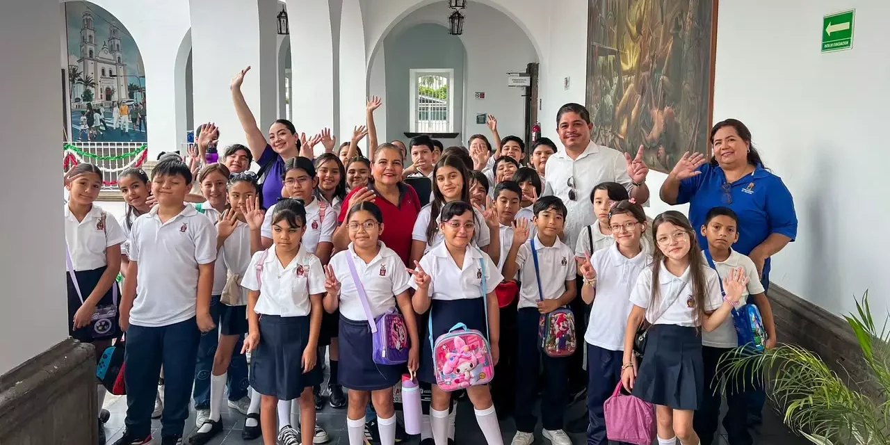 ESTUDIANTES DE LA PRIMARIA RAMÓN F. ITURBE CONOCEN DE CERCA EL FUNCIONAMIENTO DEL AYUNTAMIENTO DE CULIACÁN