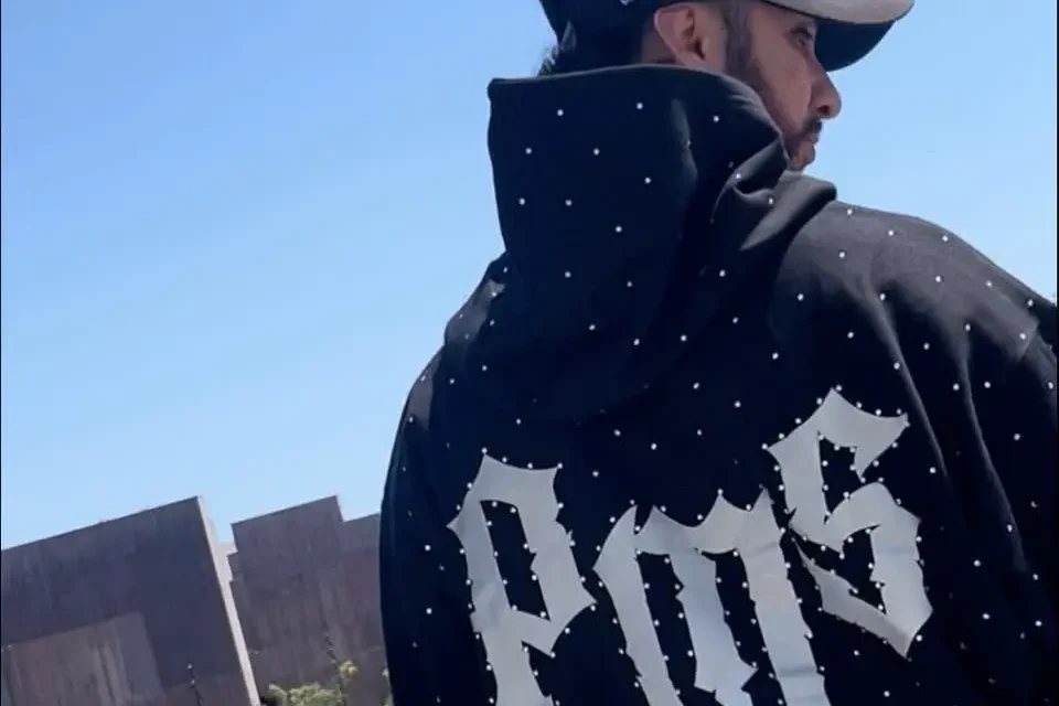 ¡EL GATO DEL MAL QUIERE CONQUISTAR LATINOAMÉRICA CON SU MÚSICA URBANA!