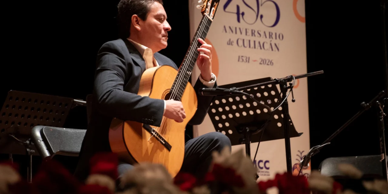 FRANCISCO BIBRIESCA Y LA ORQUESTA SINFÓNICA JUVENIL DEL COBAES LLEVAN LA GUITARRA Y LA MÚSICA CLÁSICA AL MIA