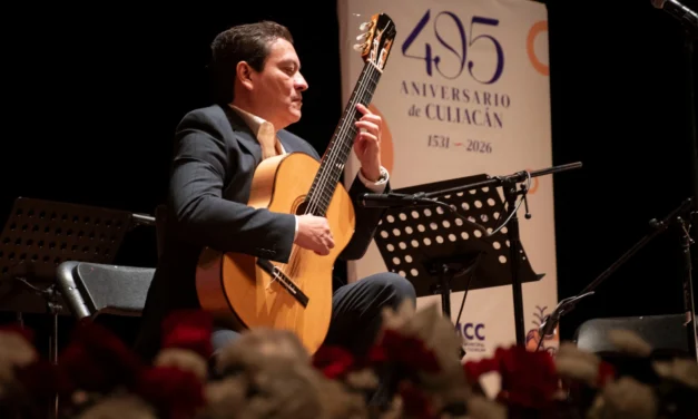 FRANCISCO BIBRIESCA Y LA ORQUESTA SINFÓNICA JUVENIL DEL COBAES LLEVAN LA GUITARRA Y LA MÚSICA CLÁSICA AL MIA