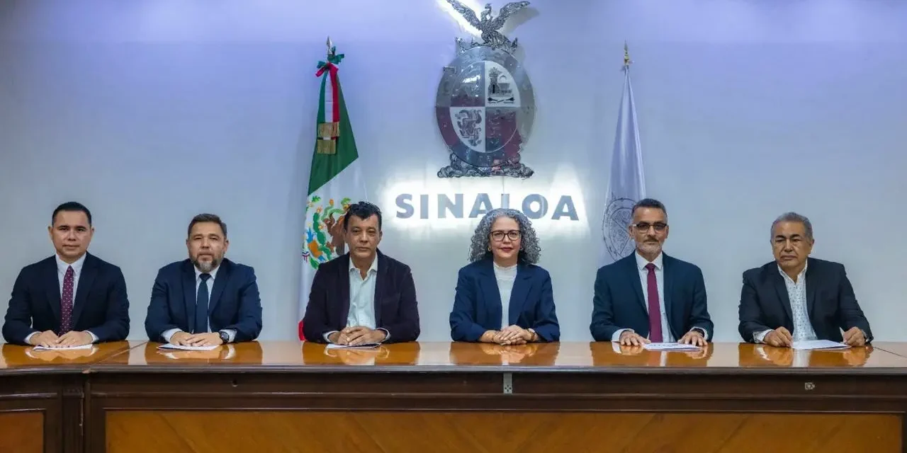 LA GOBERNADORA DE SINALOA GRACIELA DOMÍNGUEZ TOMA PROTESTA A LOS NUEVOS INTEGRANTES DEL GABINETE ESTATAL
