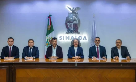 LA GOBERNADORA DE SINALOA GRACIELA DOMÍNGUEZ TOMA PROTESTA A LOS NUEVOS INTEGRANTES DEL GABINETE ESTATAL