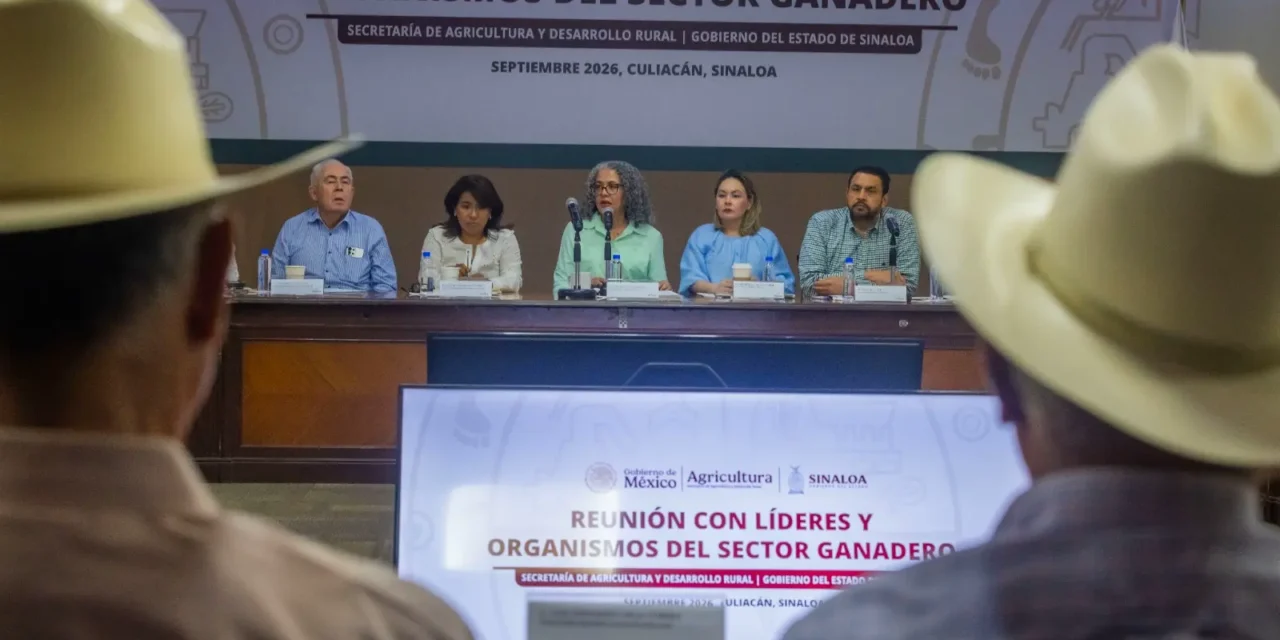GOBERNADORA GRACIELA DOMÍNGUEZ Y SECRETARIA DE AGRICULTURA COLUMBA LÓPEZ ABREN DIÁLOGO CON EL SECTOR GANADERO SINALOENSE
