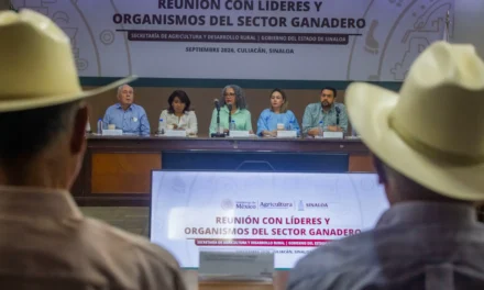 GOBERNADORA GRACIELA DOMÍNGUEZ Y SECRETARIA DE AGRICULTURA COLUMBA LÓPEZ ABREN DIÁLOGO CON EL SECTOR GANADERO SINALOENSE