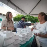 ALAJIBUA DE DIF CULIACÁN LLEVA CENA Y ESCUCHA A FAMILIARES DE PACIENTES INTERNADOS EN EL IMSS
