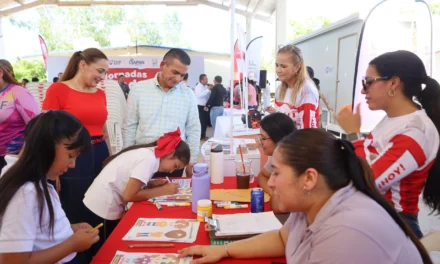 EL DR. JORGE BOJÓRQUEZ LLEVA EL AYUNTAMIENTO A LA BANDERA, SINDICATURA DE BACHIMETO Y COMPROMETE REHABILITACIÓN DE TECHUMBRE ESCOLAR