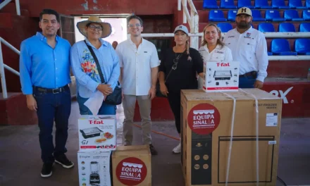 GOBIERNO DE SINALOA LLEGA CON EQUIPA SINALOA A COMUNIDADES DE EL FUERTE Y CHOIX CON 370 EQUIPOS PRODUCTIVOS