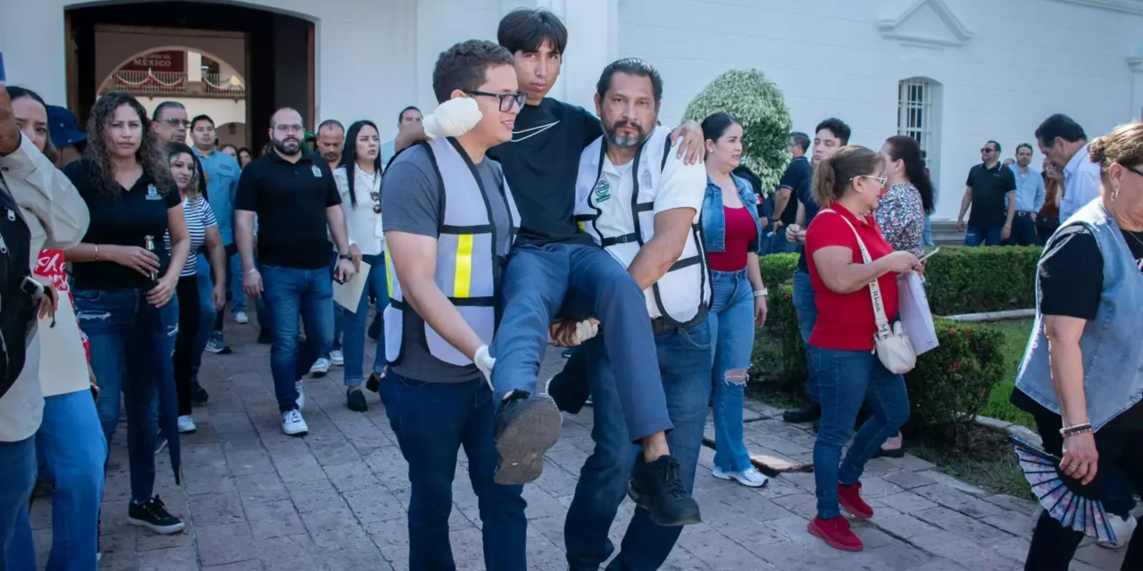 EVACUAN A 2 MIL 284 PERSONAS DEL AYUNTAMIENTO Y OFICINAS DEL DIF CULIACÁN Y SUS CINCO UNIDADES COMO PARTE DEL SIMULACRO