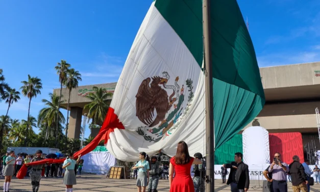 CON HOMENAJE CÍVICO CONMEMORAN EL 216 ANIVERSARIO DEL GRITO DE INDEPENDENCIA