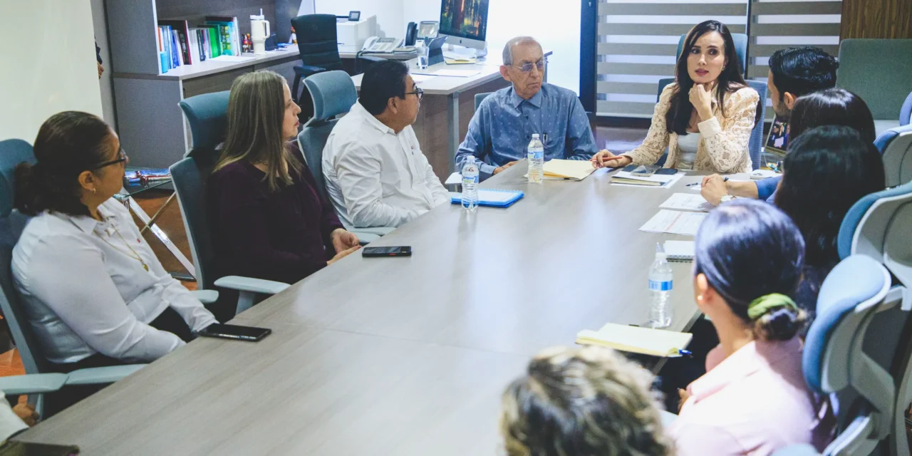 PROMUEVE TRANSPARENCIA SERVICIO PÚBLICO RESPONSABLE Y HONESTO