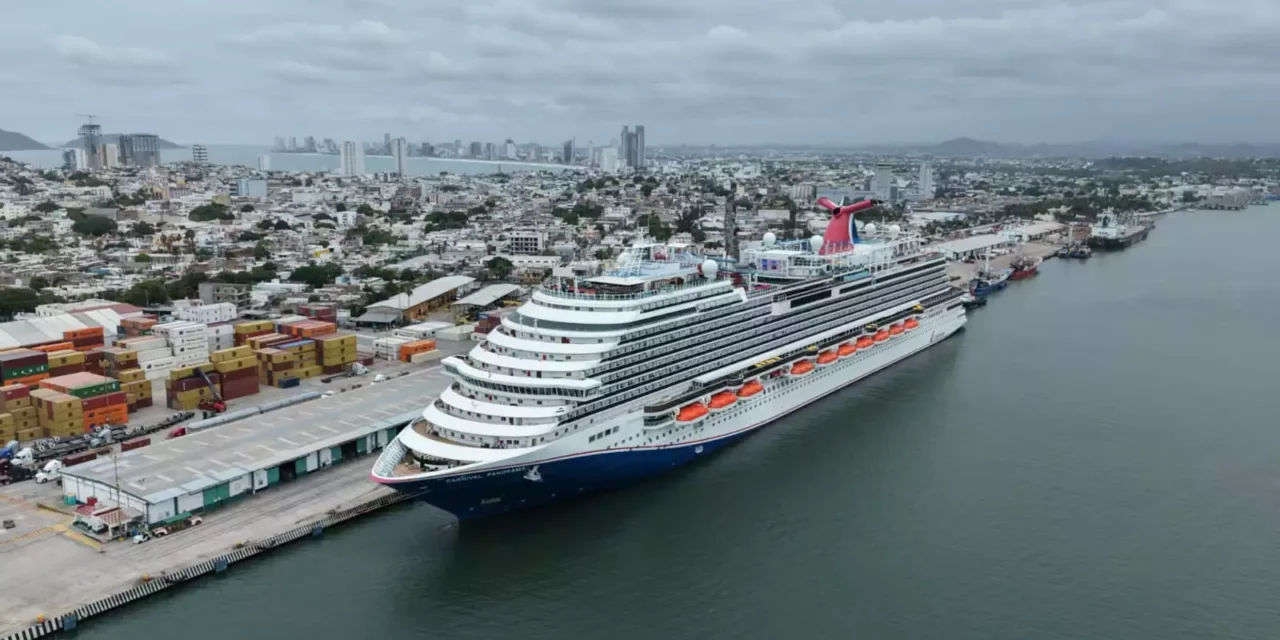 ARRIBA A MAZATLÁN EL CRUCERO «CARNIVAL PANORAMA» CON MÁS DE 4,100 VISITANTES