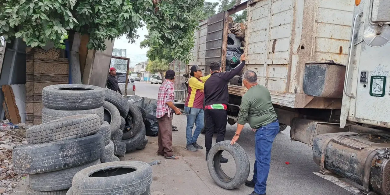INVITAN A HABITANTES DEL EJIDO LOS HUIZACHES A SUMARSE A LA CAMPAÑA DE DESCACHARRIZACIÓN 2026