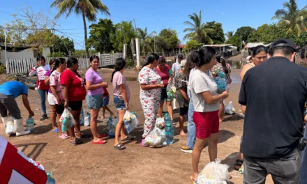 LLEVA SEBIDES AYUDA HUMANITARIA A FAMILIAS AFECTADAS POR LAS MAREAS ALTAS EN LAS AGUAMITAS Y COSPITA