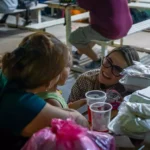 ALAJIBUA DE DIF CULIACÁN LLEGA AL HOSPITAL DE LA MUJER CON CENA CALIENTITA, ESCUCHA Y ACOMPAÑAMIENTO A LAS FAMILIAS