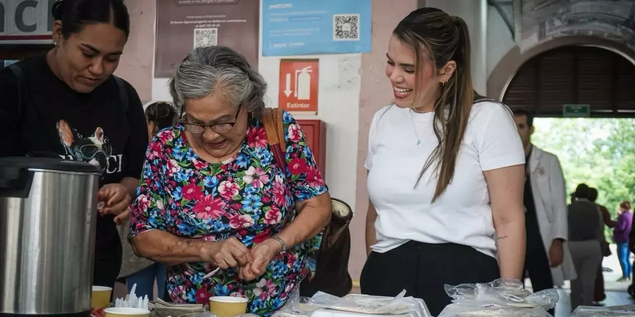 ANA MIRIAM RAMOS VISITA A FAMILIARES DE PACIENTES HOSPITALIZADOS EN EL HOSPITAL CIVIL