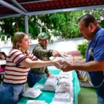 COMPARTE ANA MIRIAM RAMOS CENA Y ESCUCHA CON FAMILIAS DE PACIENTES EN EL ISSSTE