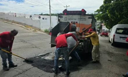 MÁS CALLES EN ATENCIÓN: AYUNTAMIENTO AVANZA CON TRABAJOS DE BACHEO