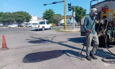 ATIENDE AYUNTAMIENTO DE CULIACÁN TRABAJOS DE BACHEO EN DISTINTOS SECTORES DE LA CIUDAD