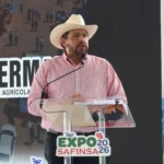 CON LA REPRESENTACIÓN DE LA GOBERNADORA GRACIELA DOMÍNGUEZ NAVA, EL SECRETARIO DE AGRICULTURA INAUGURA LA EXPO SAFINSA EN EL VALLE DEL CARRIZO