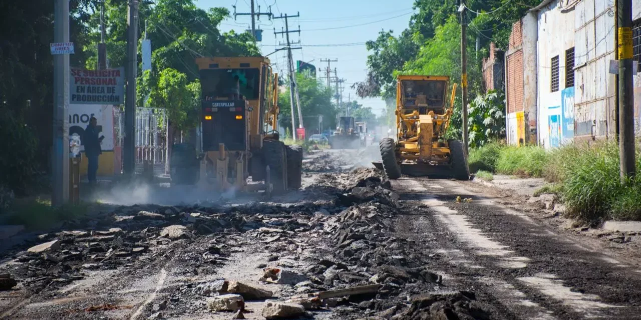 AYUNTAMIENTO DE CULIACÁN AVANZA CON TRABAJOS DE REENCARPETADO EN LA CALLE AZTLÁN